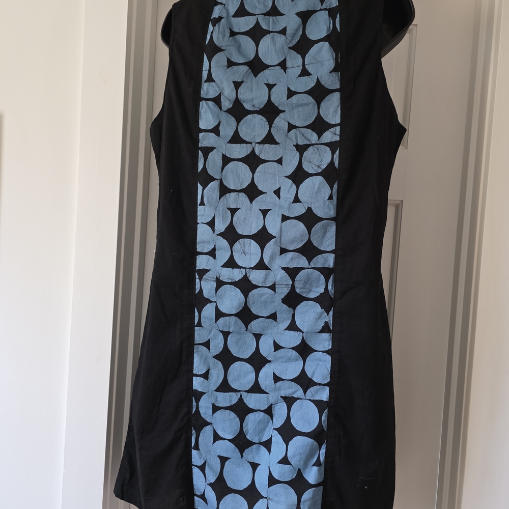 Chic Black and Blue Geometric Midi Dress